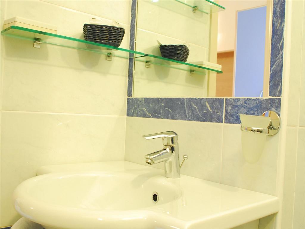 Hotel Veliero Римини Номер фото