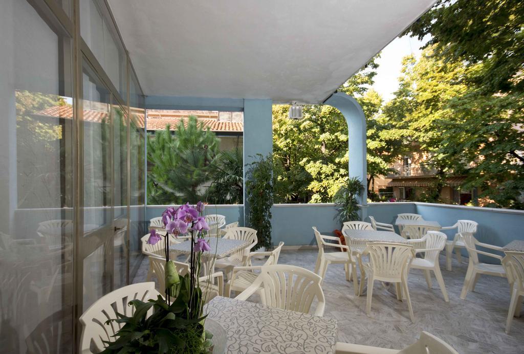 Hotel Veliero Римини Экстерьер фото