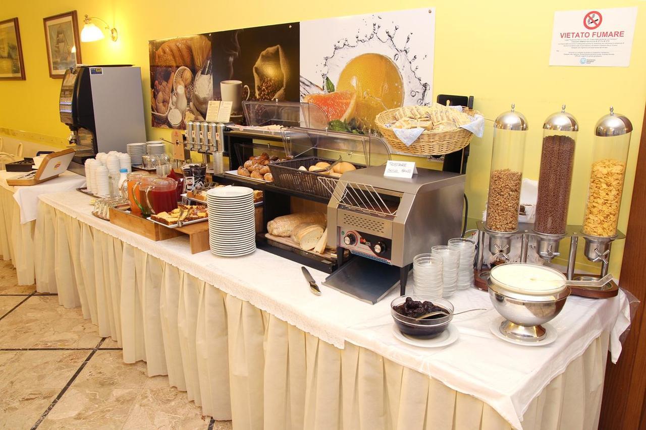 Hotel Veliero Римини Экстерьер фото