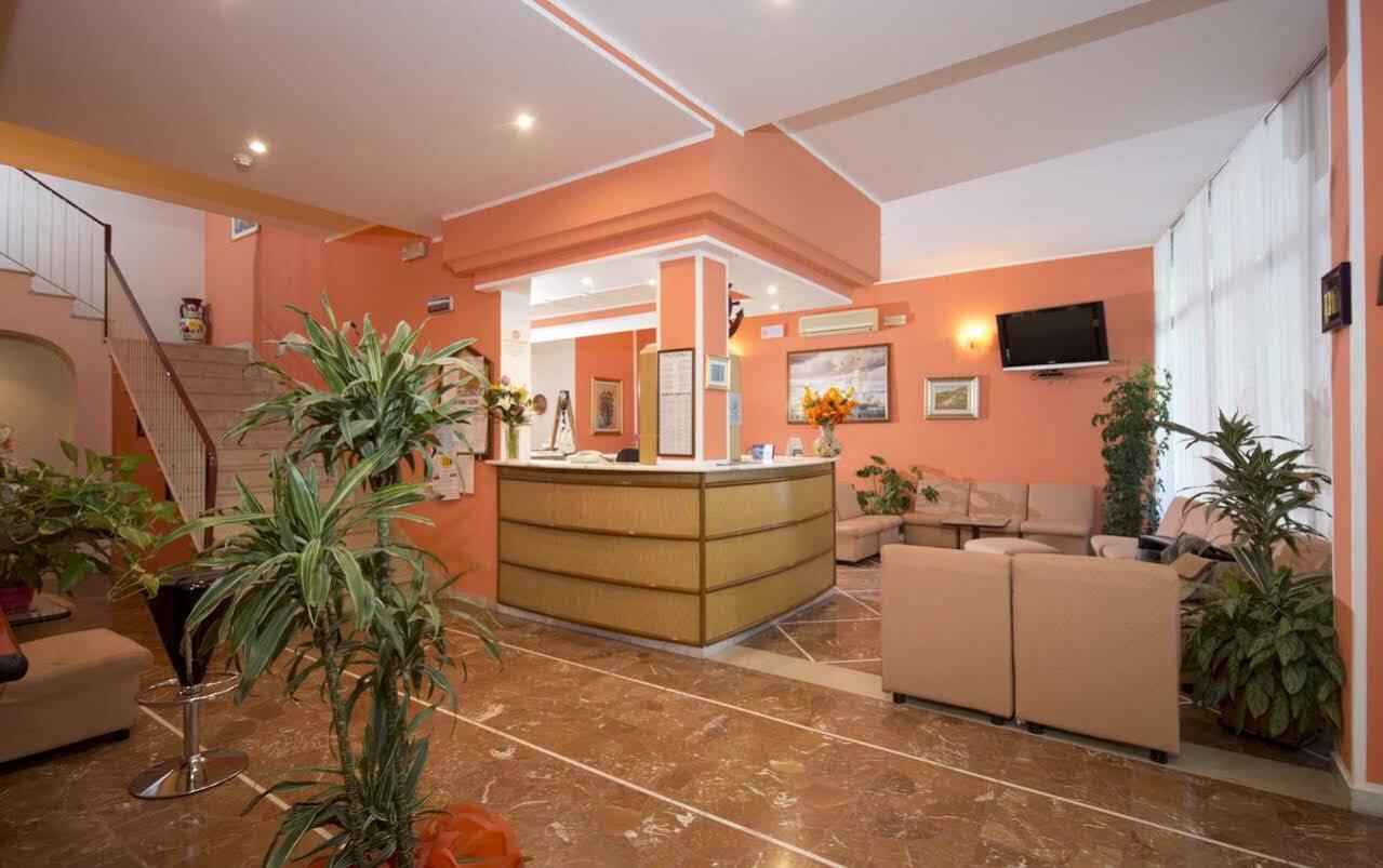 Hotel Veliero Римини Экстерьер фото