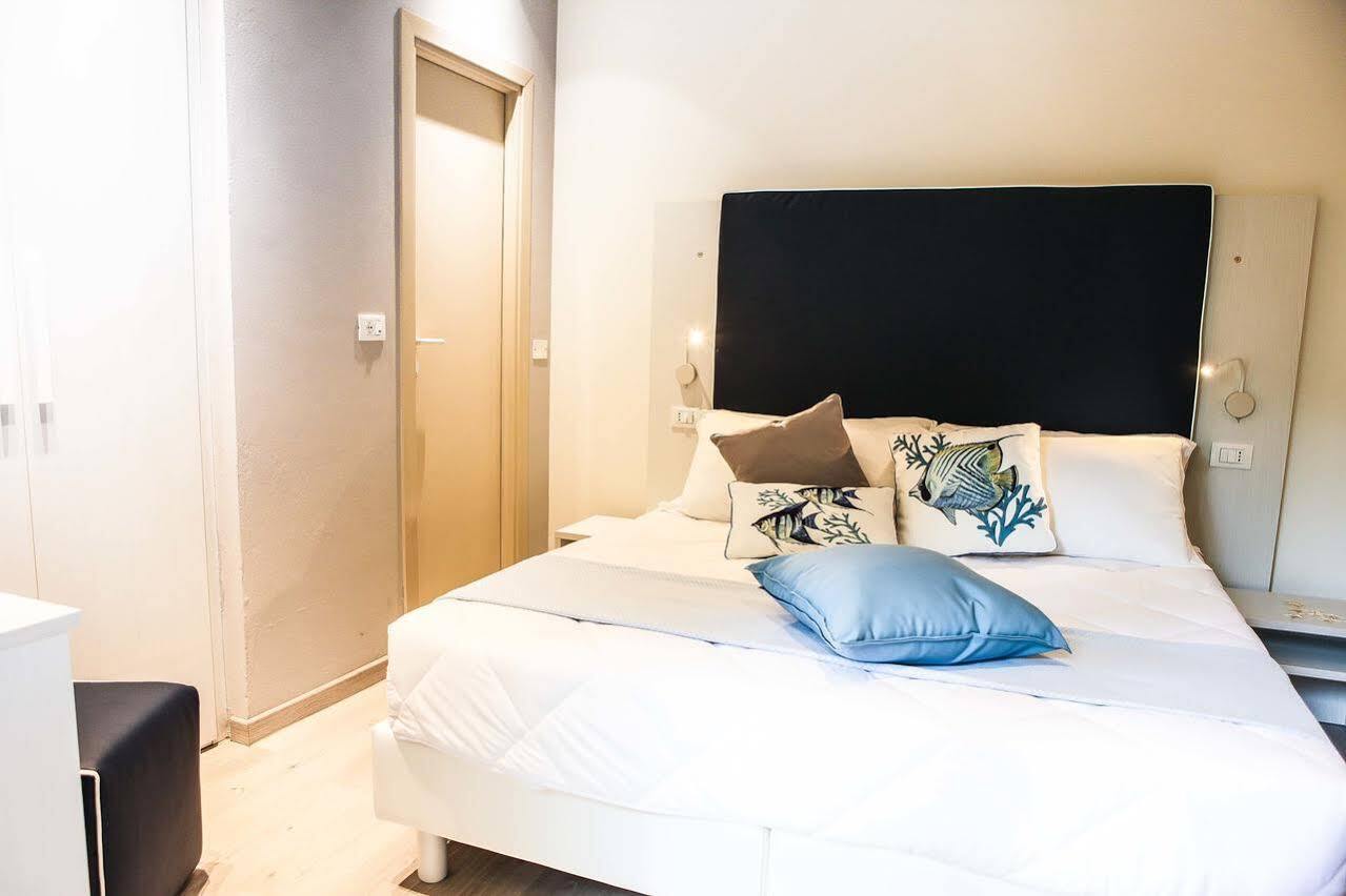 Hotel Veliero Римини Экстерьер фото